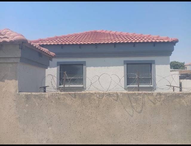 3 BEDROOM HOUSE FOR SALE IN SOSHANGUVE T